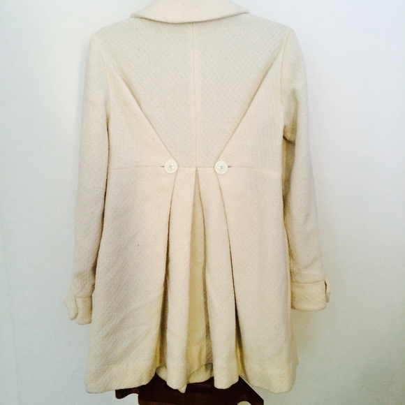 Quilted Vintage Style Coat w/ Art Deco lining - Picture 2 of 6